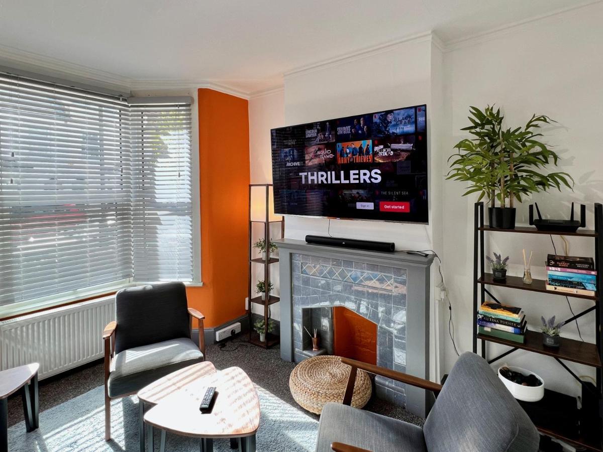 Clarence House 3 Bedrooms 8min To Station E17 North East Hébergement de vacances *