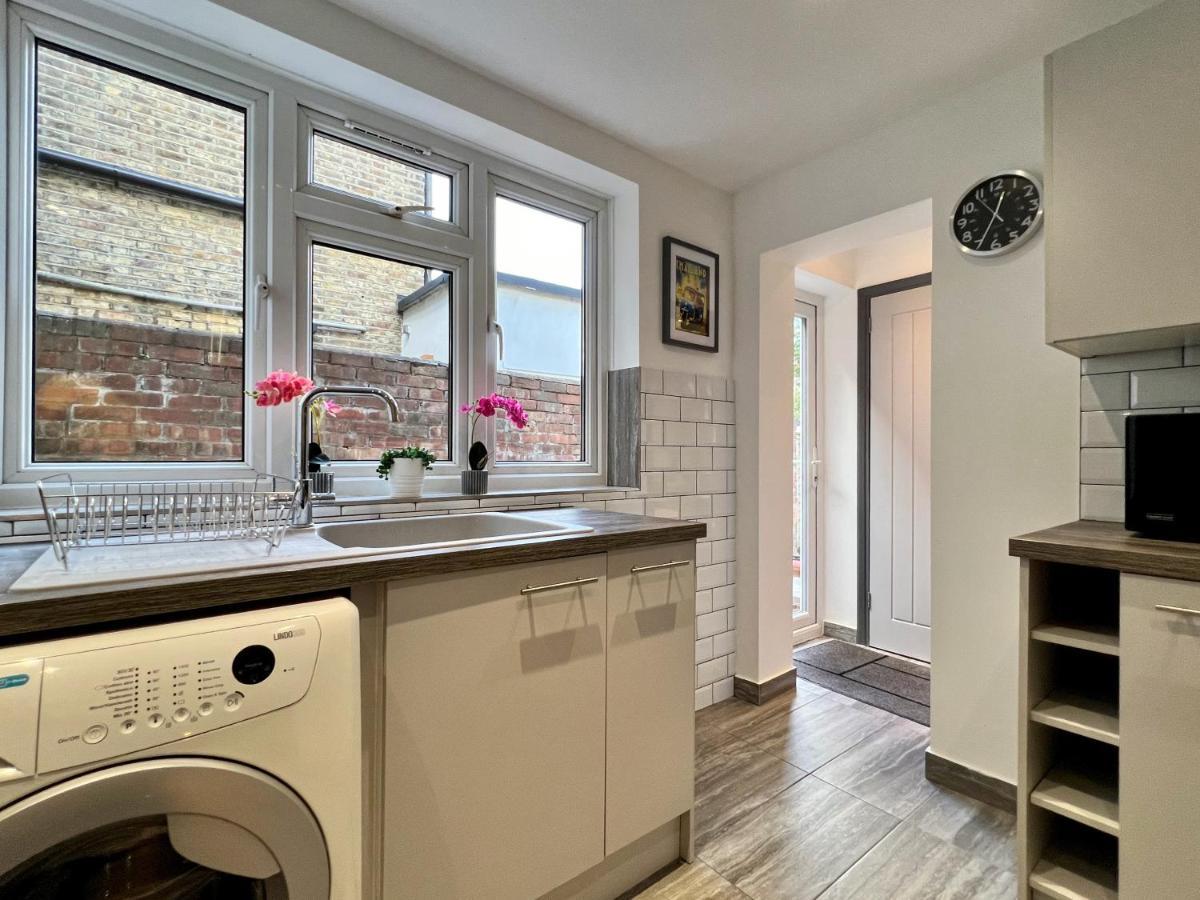 Hébergement de vacances Clarence House 3 Bedrooms 8min To Station E17 North East