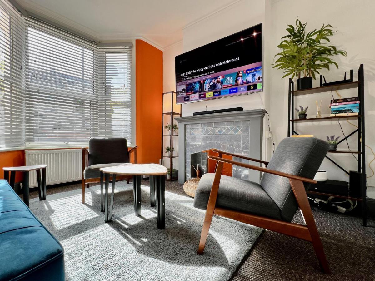 Hébergement de vacances Clarence House 3 Bedrooms 8min To Station E17 North East *