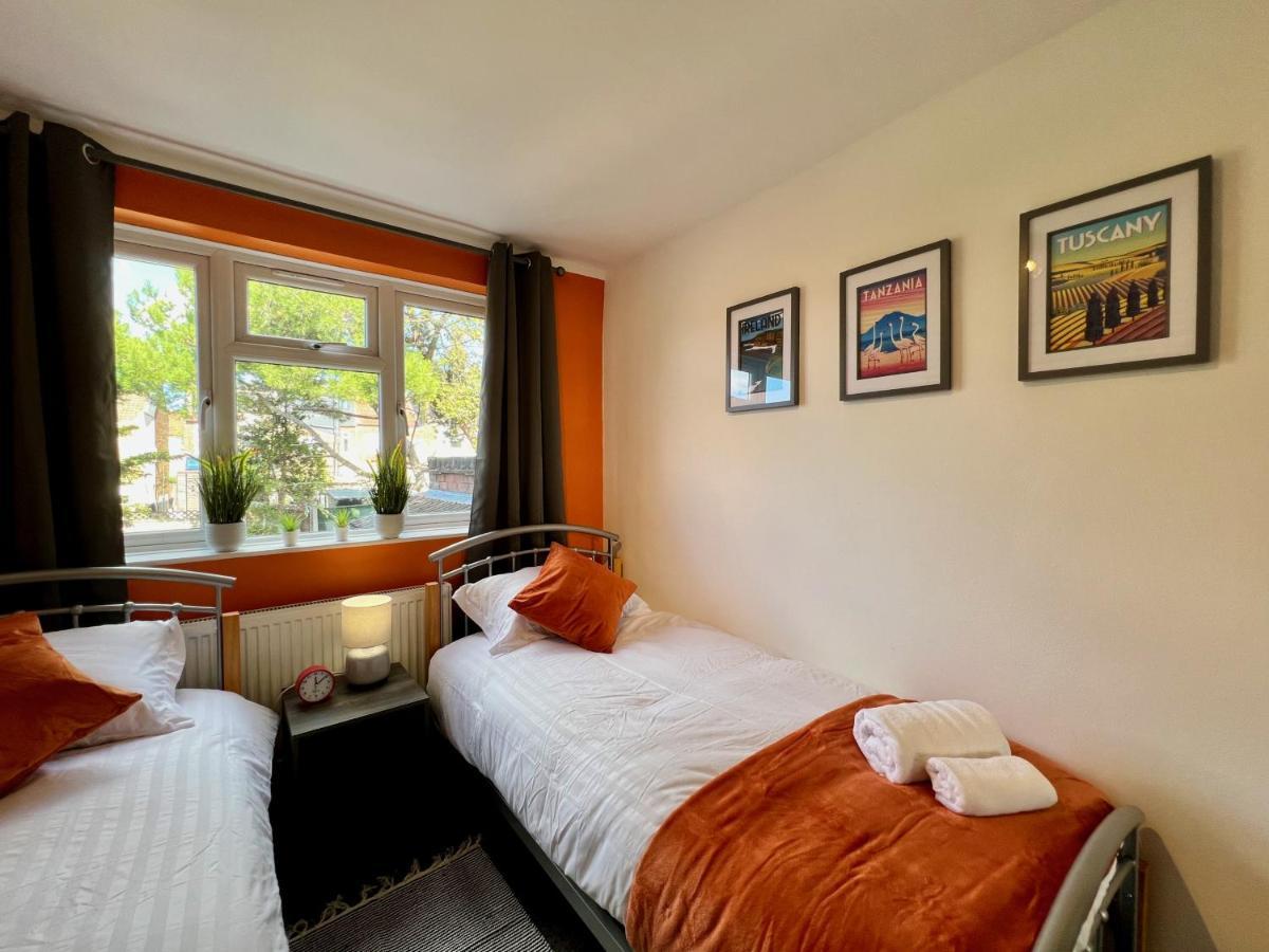 Clarence House 3 Bedrooms 8min To Station E17 North East Hébergement de vacances *